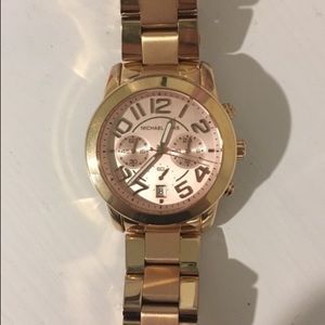 Michael Kors Rose gold round watch